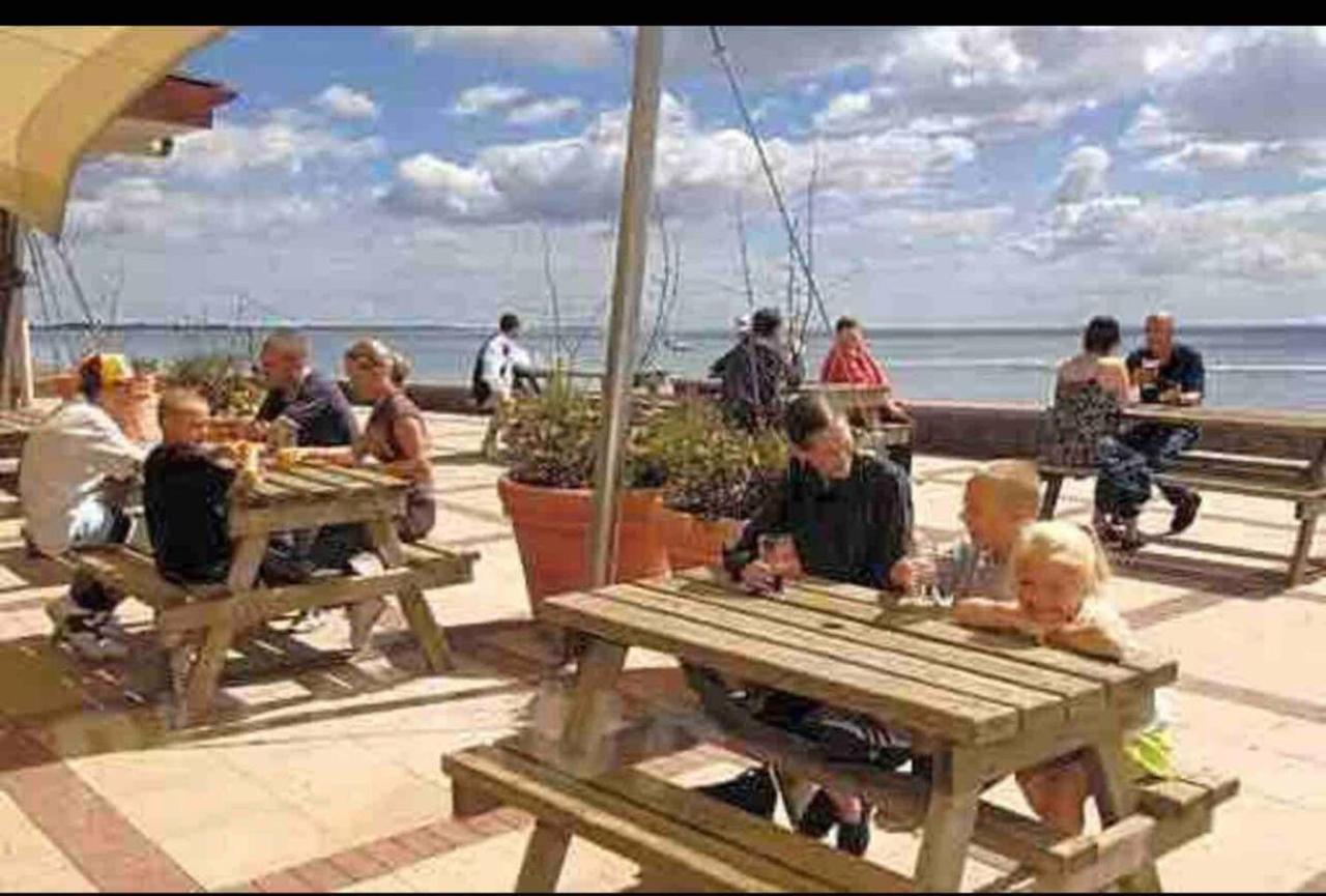 Rohannah Static Caravan Fantastic Family And Friends Holiday East Mersea Eksteriør billede