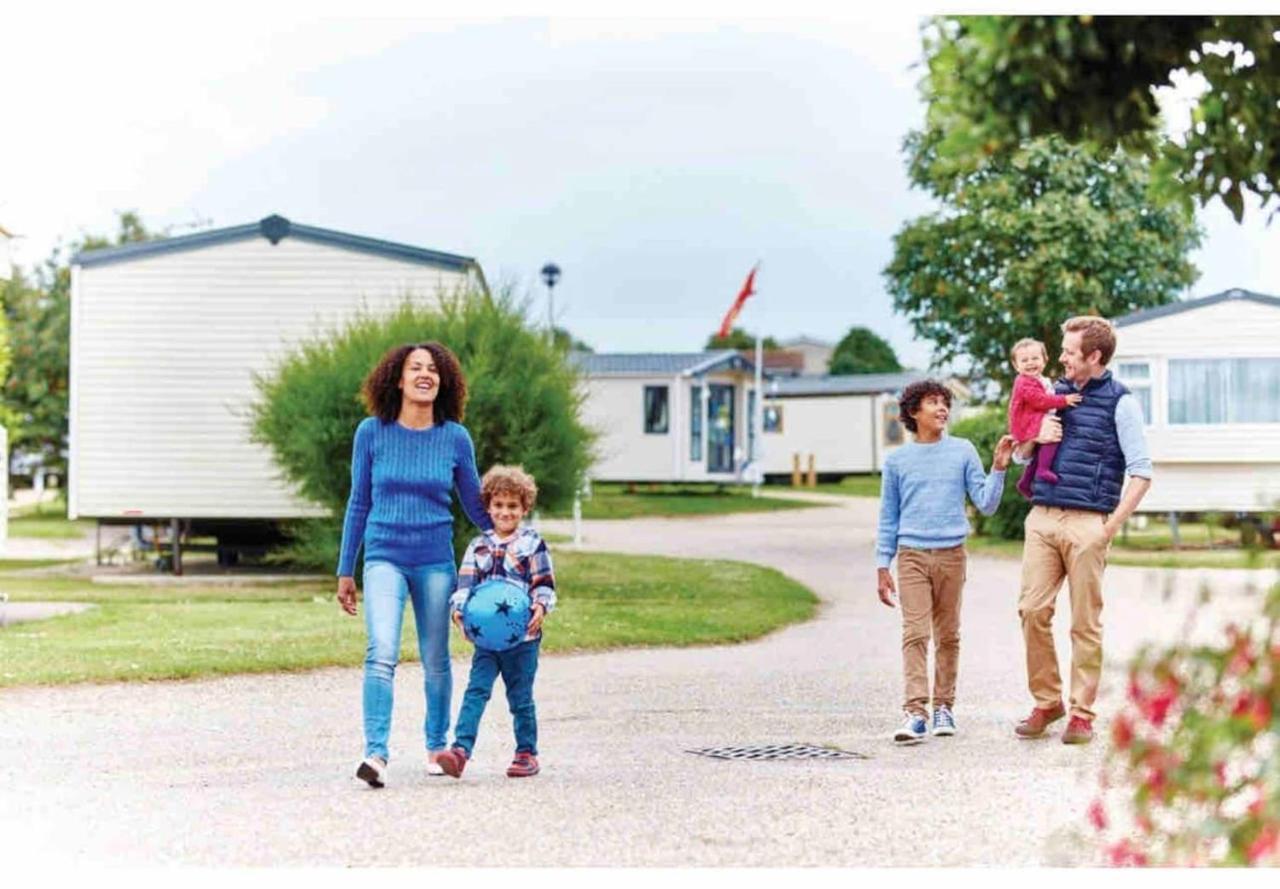 Rohannah Static Caravan Fantastic Family And Friends Holiday East Mersea Eksteriør billede